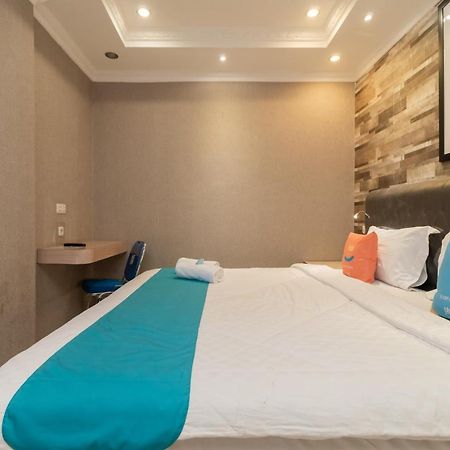 Sans Hotel Beauty Palembang Esterno foto