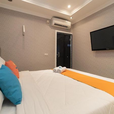 Sans Hotel Beauty Palembang Esterno foto